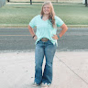 Meet your Posher, Alyssa